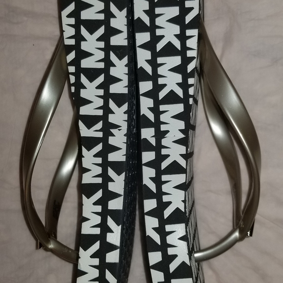 Michael Kors Logo Wedges Flip Flop. Size 10. Black/White/Rose Gold - Picture 4 of 7